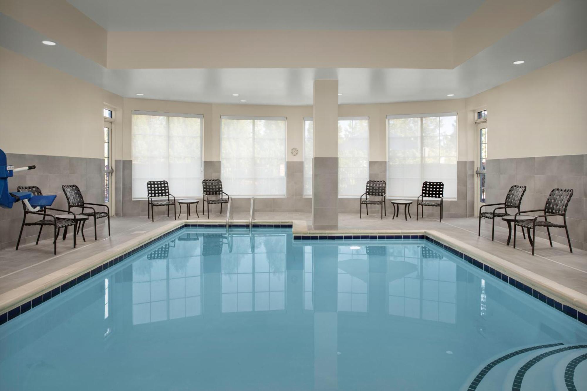 Hilton Garden Inn Фредериксберг Экстерьер фото